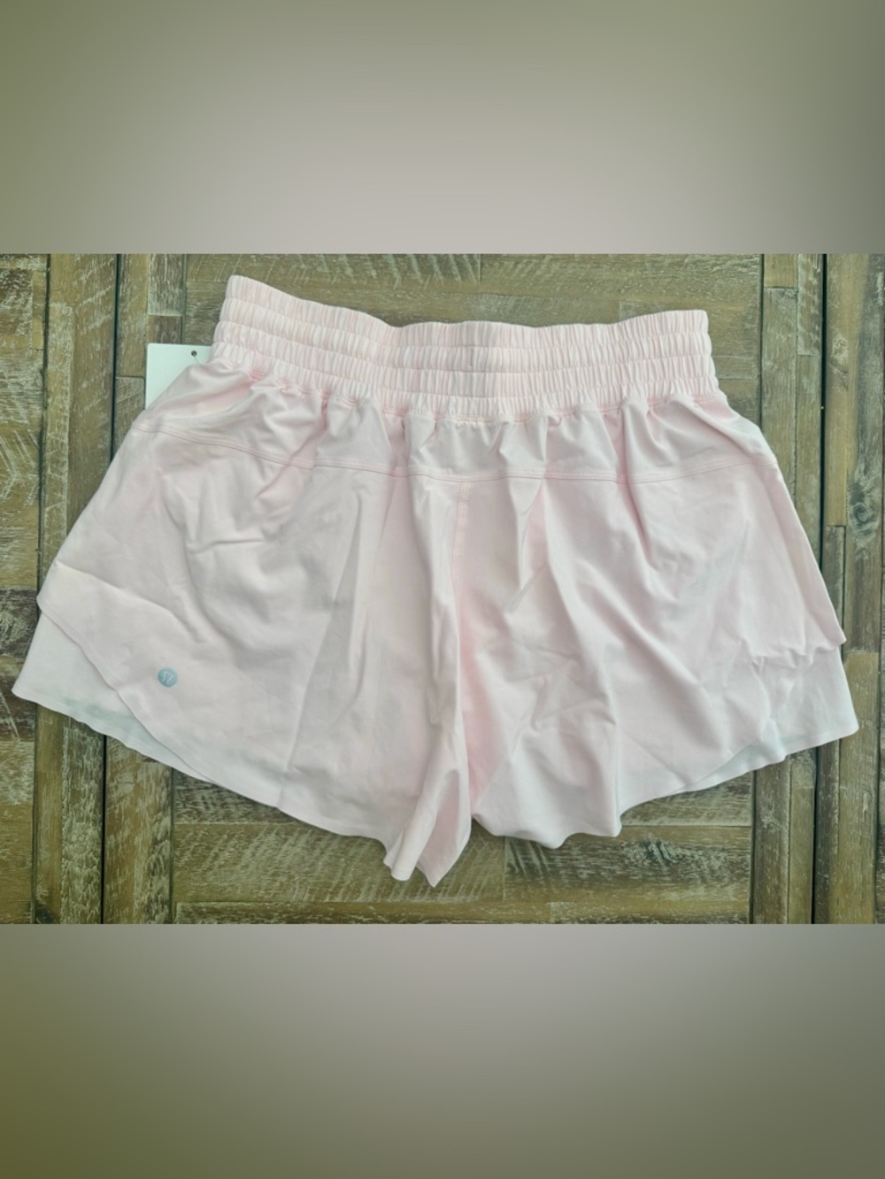 Lululemon Shake It Out High Rise Running Shorts 2.5” in Pink Pearl - NWT - Picture 5 of 8